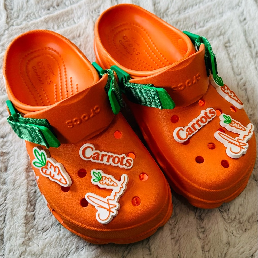 CARROTS X Crocs CLASSIC All Terrain Clog Carrots - MENS 4 WOMENS 6 (207266-810).